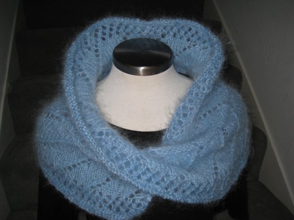 Möbius Cowl Light Blue
