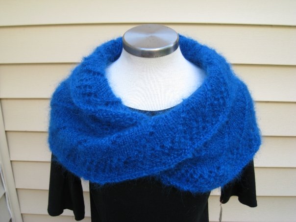 Möbius Cowl Deep Blue Front